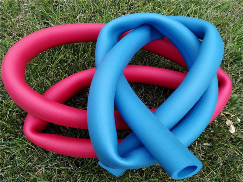 紅黃藍(lán)綠色橡塑保溫管